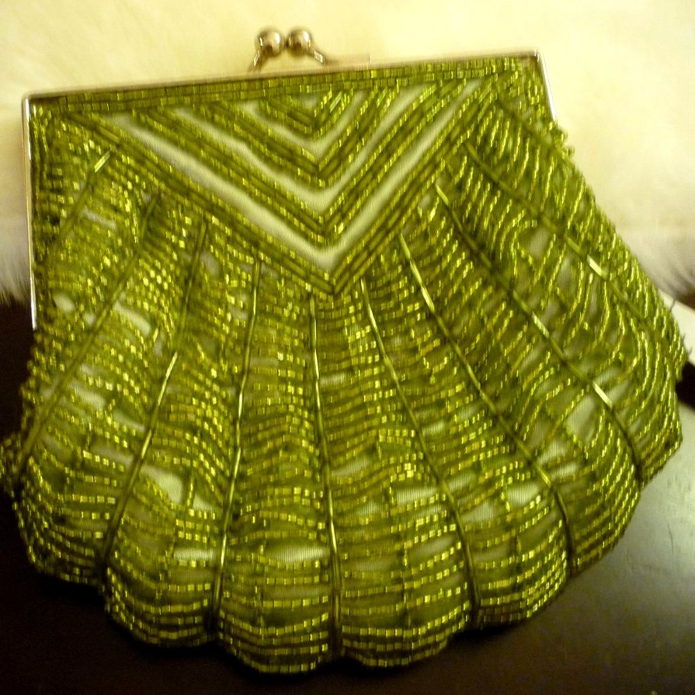 Vintage green soft satin beaded snap closure crossbody chain strap lined purse - Picture 2 of 8